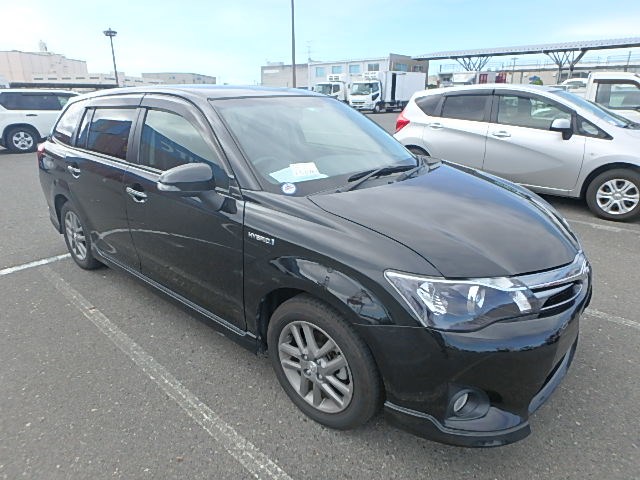 Toyota-Fielder-2014(G WXB)